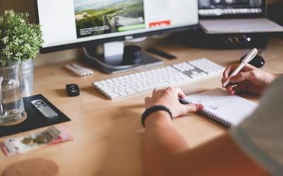 Ein hybrider Arbeitsplatz ist bei vielen Unternehmen schon Alltag. Als IT-Dienstleister unterstützen wir dich dabei.